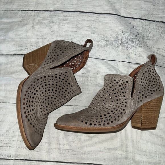 Jeffrey Campbell Taggart Suede Cutout Taupe Cut Out Pointed Western Booties 6.5 - Picture 3 of 9